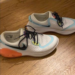 Nike joyride running